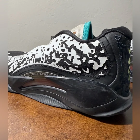 Nike Jordan Zion 3 Kids Sz 5.5 Basketball Sneakers black and white tennis shoes - Picture 3 of 11